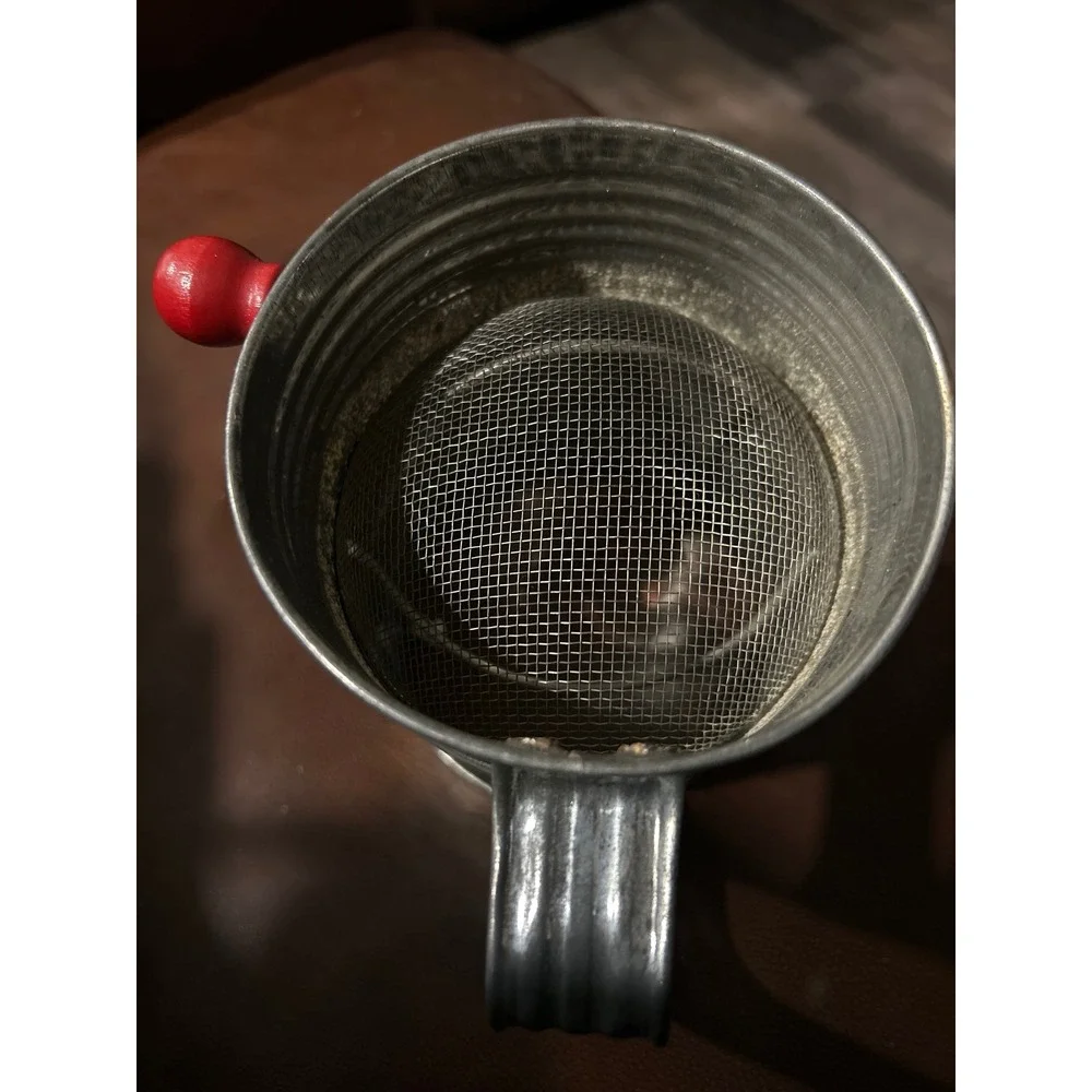Vintage Bromwell's Measuring Flour Sifter Red Wood Knob 3 Cup Tin Hand Crank USA